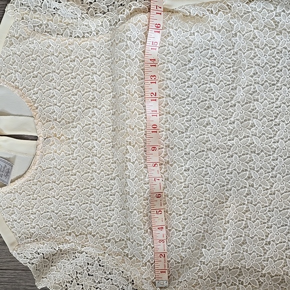 VINTAGE CAROL LE VALLEY LACE FRONT - Picture 5 of 5